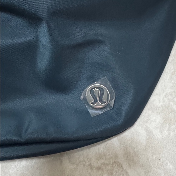 NEW! Lululemon City Adventurer Belt Bag 2.5L Black Silver Hardware. - Picture 5 of 6